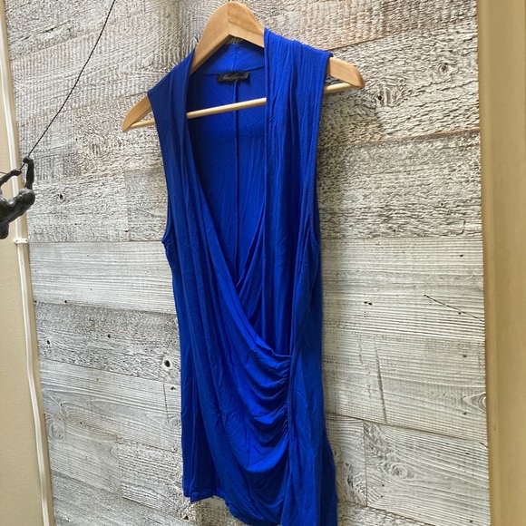 Kenneth Cole New York | Faux-Wrap V-Neck Sleeveless Top - L, Royal Blue - Picture 2 of 7